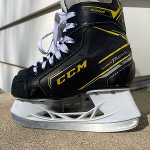 CCM 9350 Super Tacks Youth Skates Black and Yellow